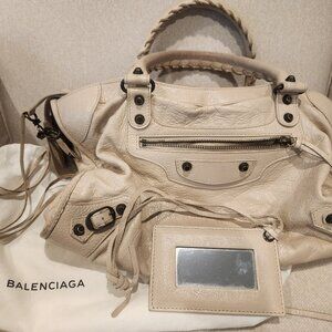Balenciaga City in Tapioca